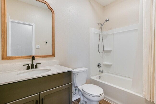 Building Photo - 108 Akela Wy