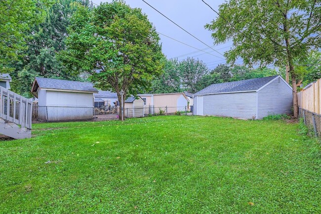 Building Photo - 2939 Russell Ave N