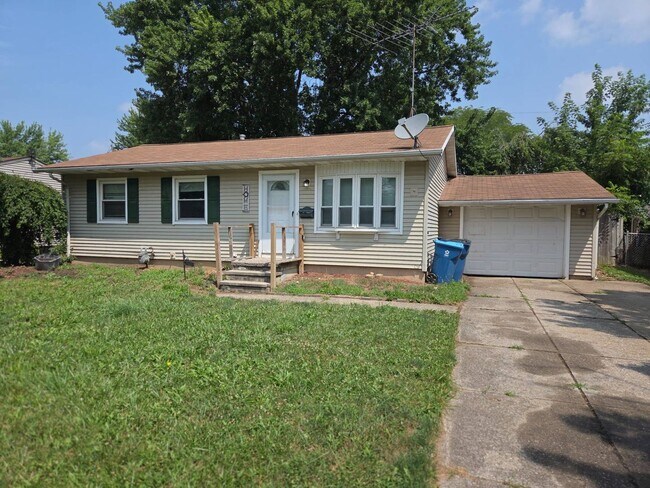 Building Photo - 2401 Eastlawn St