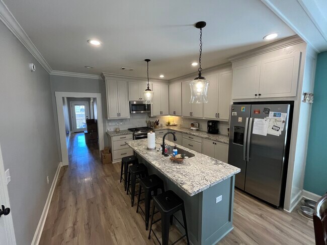 Building Photo - 837 Longleaf Circle-