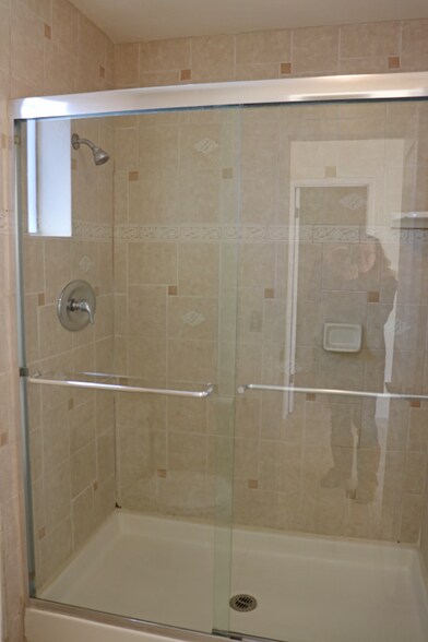 Building Photo - 2639 Pirineos Way