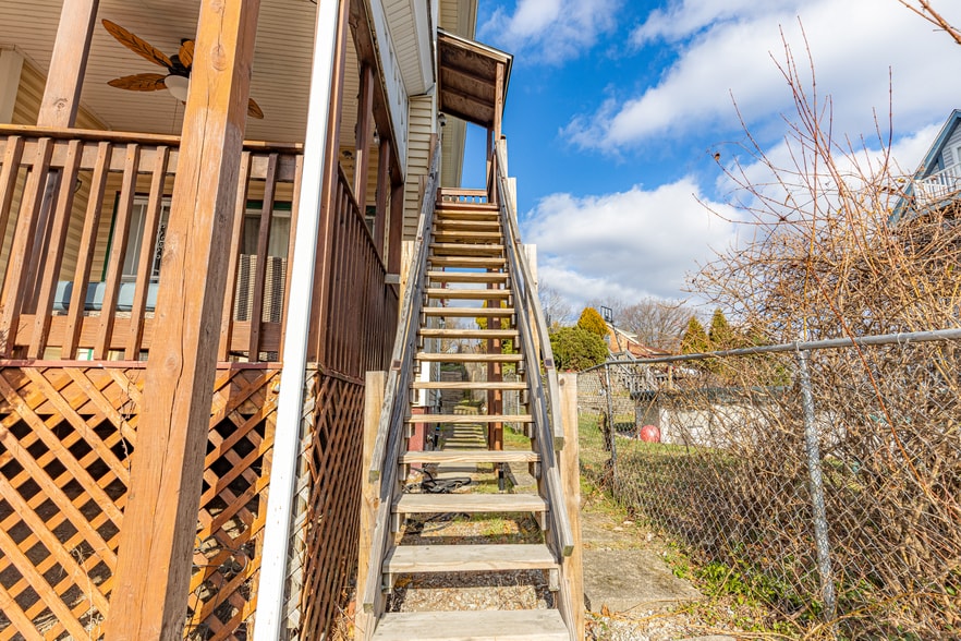 Building Photo - 310 Marsonia St