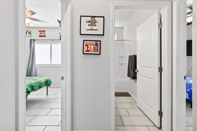 Building Photo - 2614 Vista del Sol