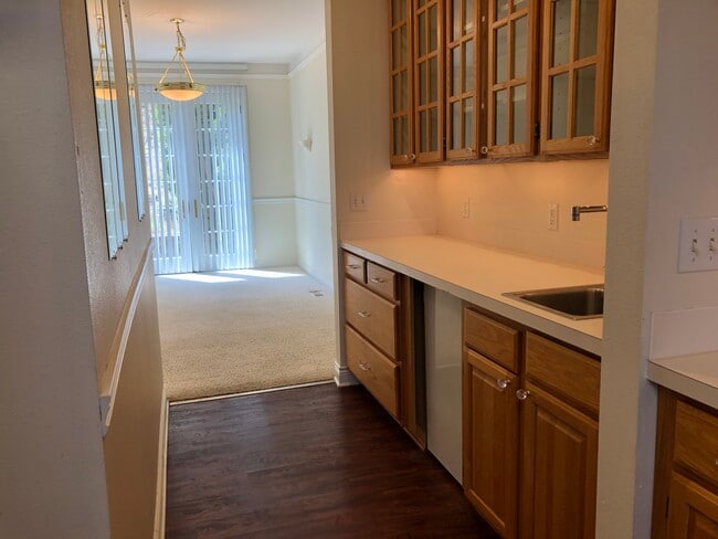 Building Photo - 265 NW Terre View Dr