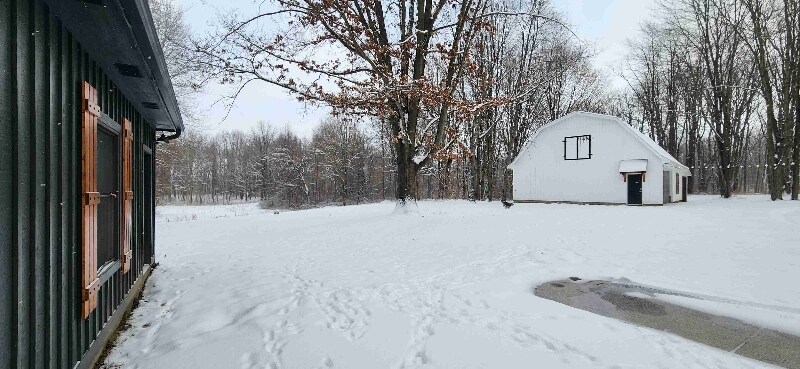 Building Photo - 9211 E Y Z Ave