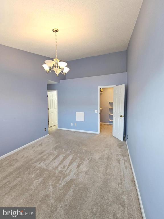 Building Photo - 8202 Catbird Cir