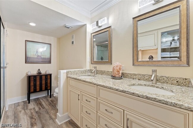 Building Photo - 555 Park Shore Dr