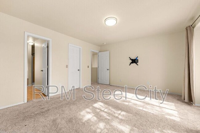 Building Photo - 2231 Meadowlark Ln