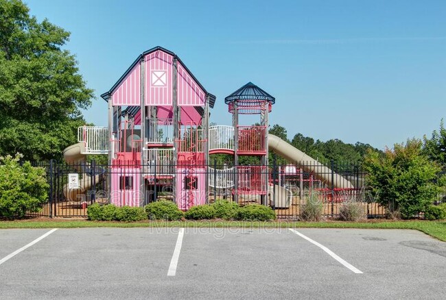Building Photo - 132 Rocking Horse Ln