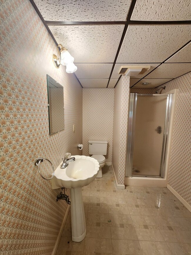 Building Photo - Marion Rental!