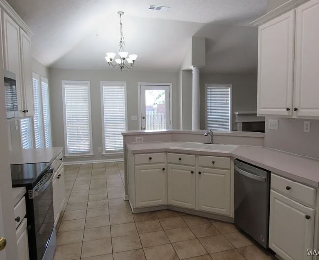 Building Photo - 9467 Greythorne Way