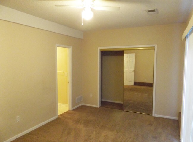 Building Photo - 5645 N Anita Ave