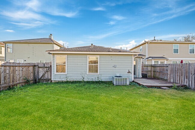 Building Photo - 20758 Cypress Crescent Ln