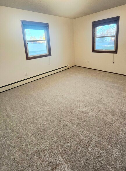 Building Photo - 7224 33rd Ave N