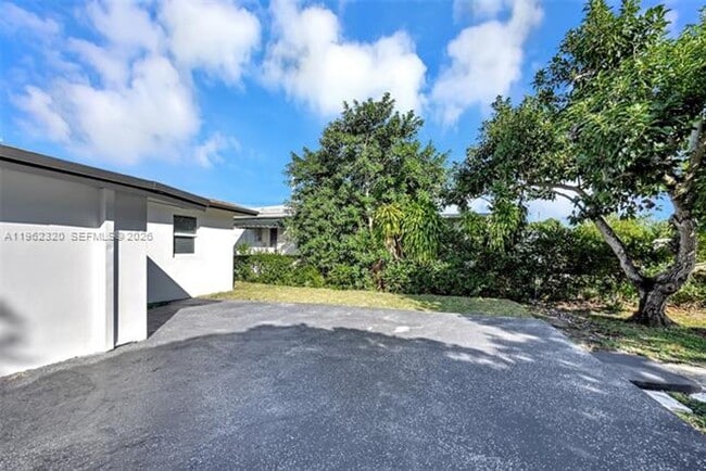 Building Photo - 6540 SW 4th St