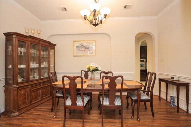 Building Photo - 23310 Parkway Lakes Ln