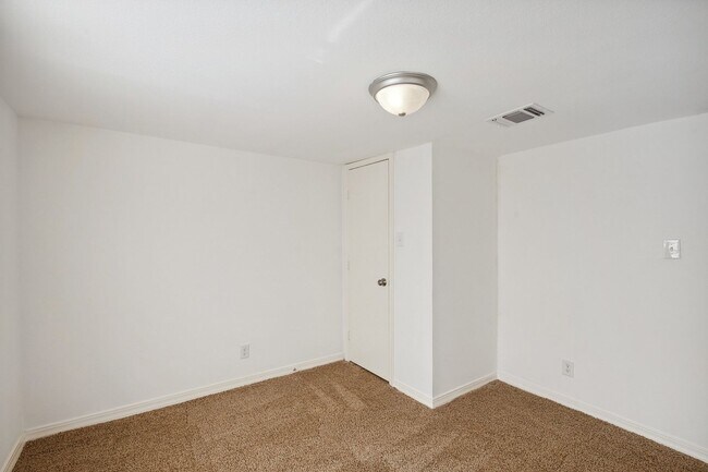 Building Photo - 3 Bedroom Single Family Home in San Antonio