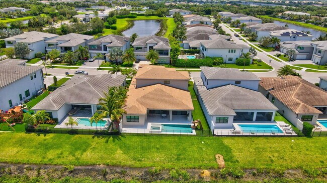 Building Photo - 17112 Aquavera Way