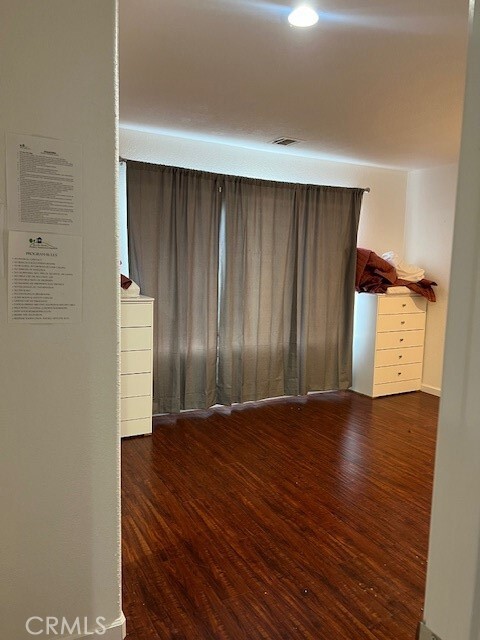 Building Photo - 7653 Phelan Rd