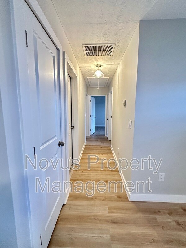 Building Photo - 427 Old Newnan Rd