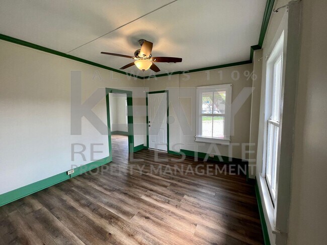 Building Photo - 2 Bedroom, 1 Bathroom House in Freetown!