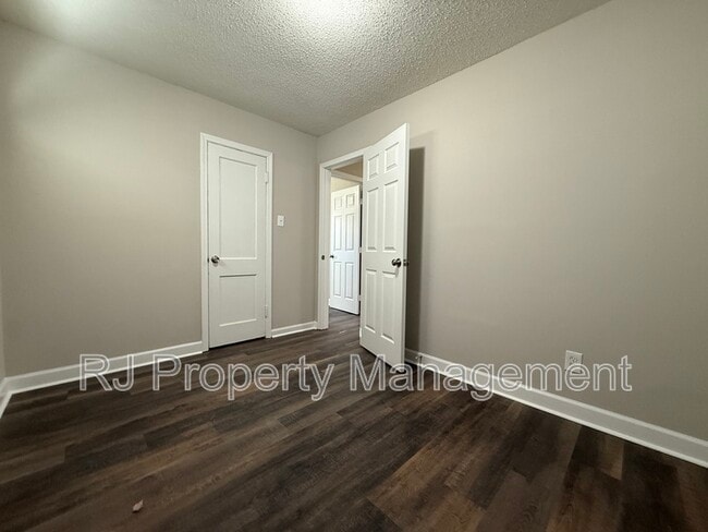 Building Photo - 3312 Alta Rd