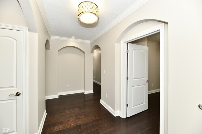 Building Photo - 8555 One W Dr