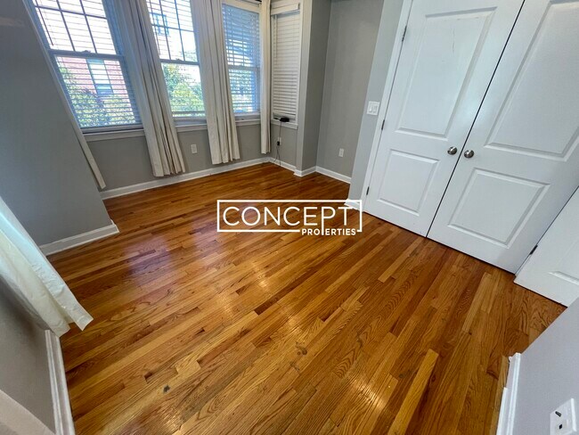 Building Photo - 11 Pierce St