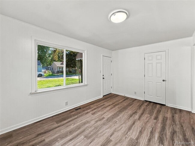 Building Photo - 2223 E Bergin Ave