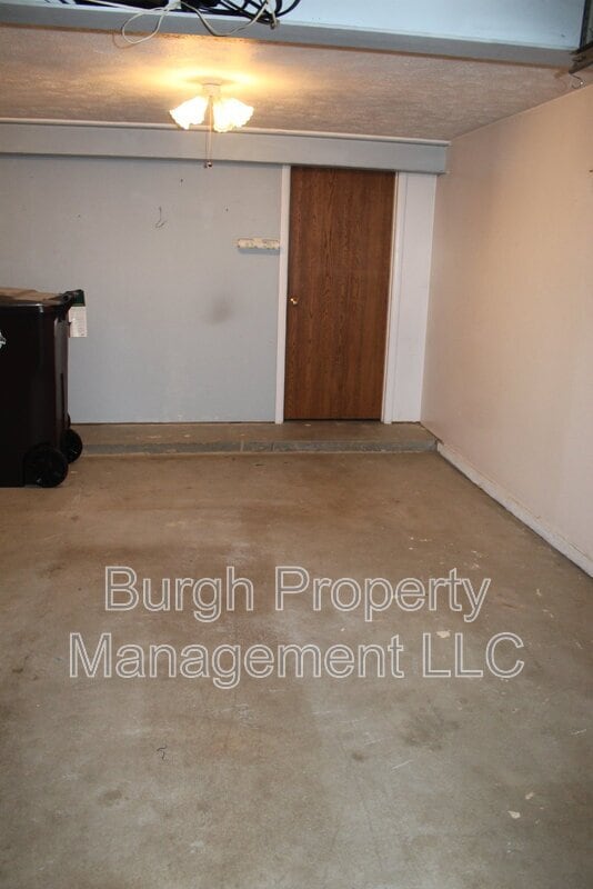 Building Photo - 501 Tyler Dr