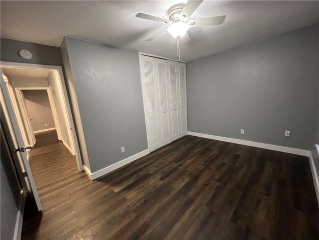 Building Photo - 7004 Colony Park Dr