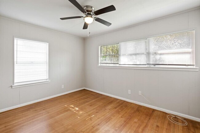 Building Photo - 718 Horncastle St