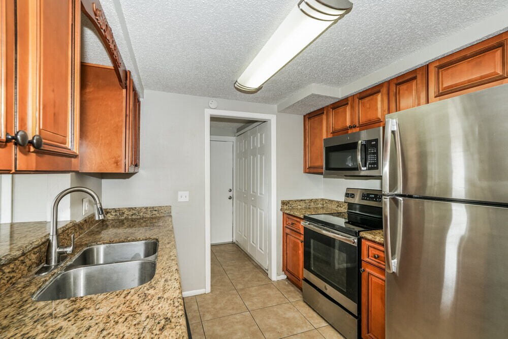 Building Photo - 11610 Meadow Dr