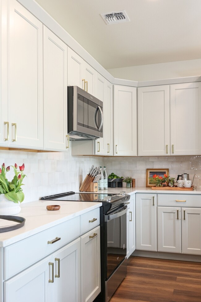 Building Photo - 1745 E Rex Rd