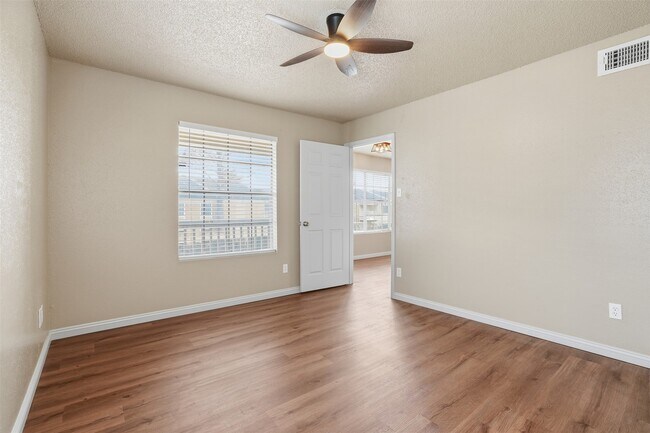 Building Photo - 2750 Holly Hall St