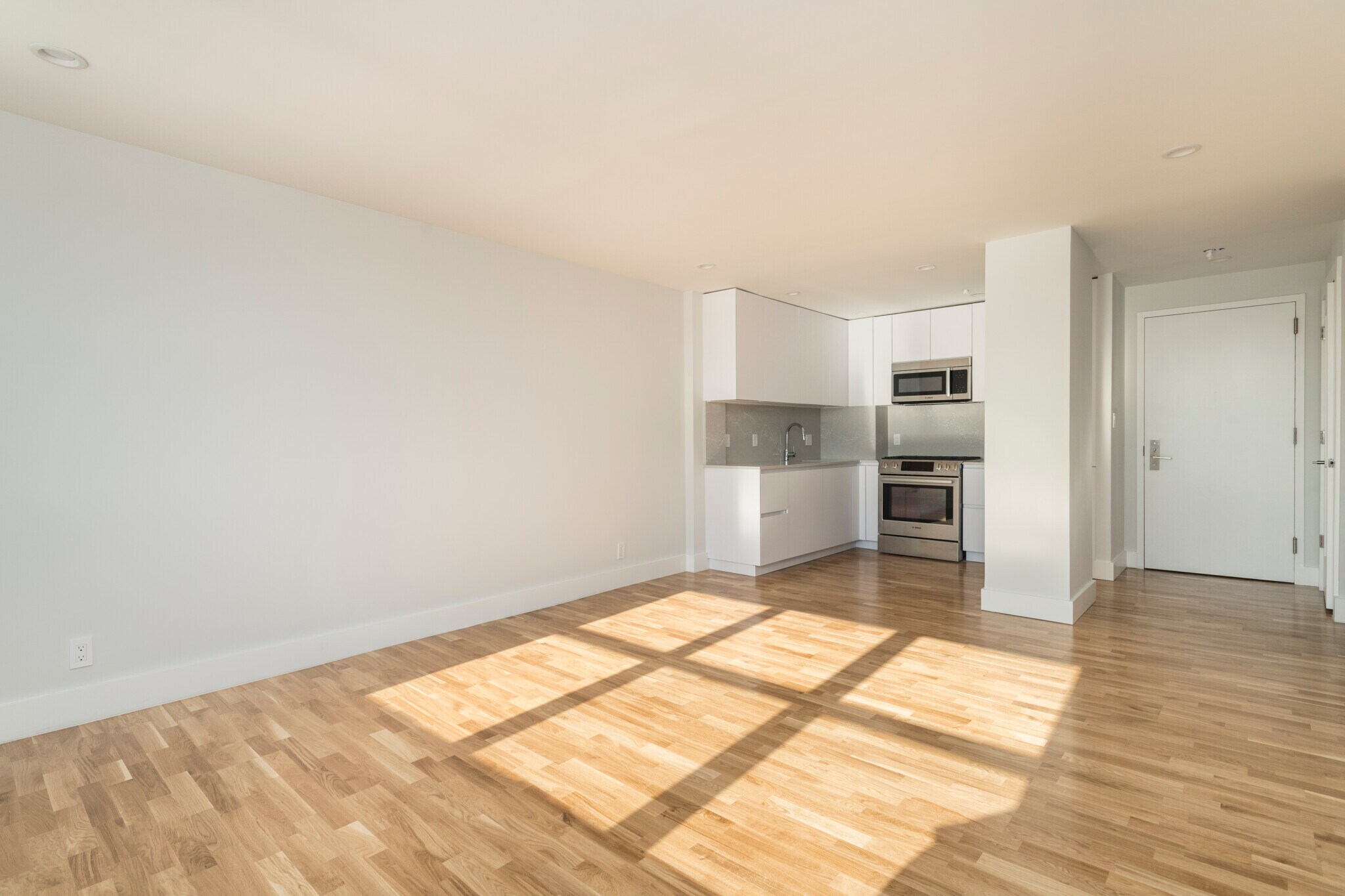 Building Photo - 1410 Columbia Rd