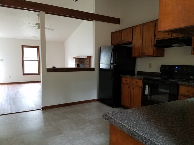 Building Photo - Right in the middle of the city!!!