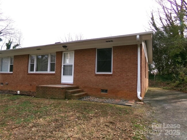 Building Photo - 716 Brown Ave