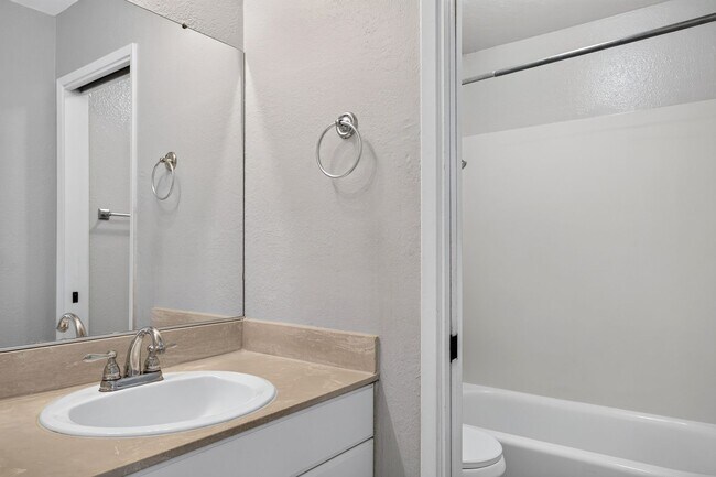 Building Photo - Updated Walnut Creek Condo | 2 Bed • Pool • In-Unit Laundry • Near BART