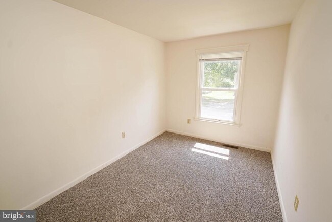 Building Photo - 764 Hemlock St