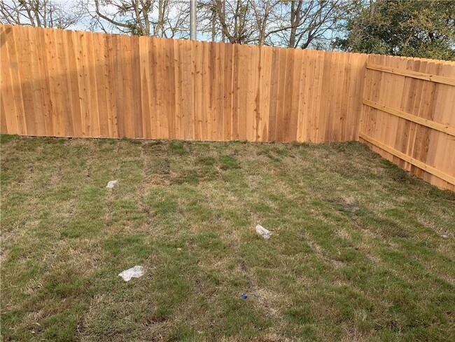 Building Photo - 379 Joanne Lp