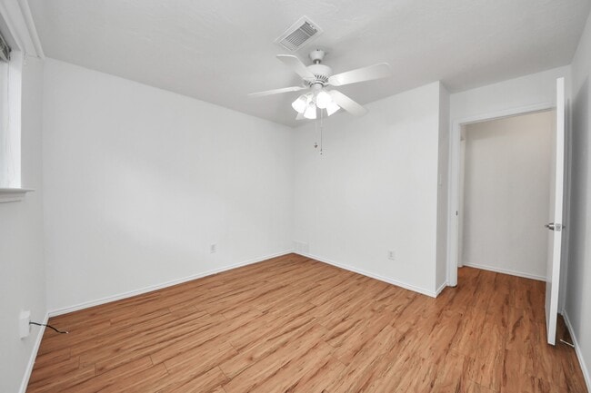 Building Photo - 17003 Amidon Dr