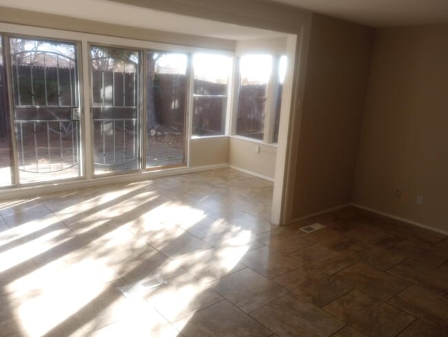 Building Photo - 11808 Lexington Ave NE