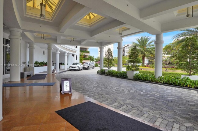 Building Photo - 801 Brickell Key Blvd