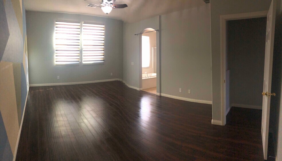 Master bedroom - 263 Garden Trellis Ct