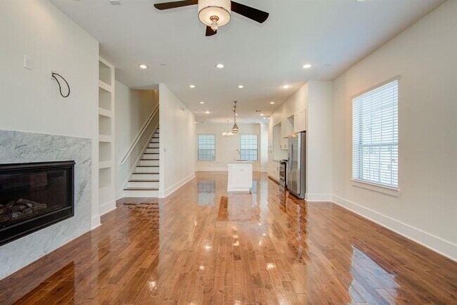 Building Photo - 1721 Thompson St