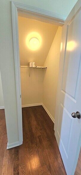 Building Photo - 401 Bear Tree Ct