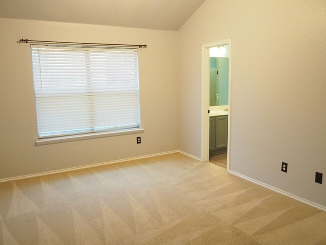 Building Photo - 511 Lone Star Park Ln