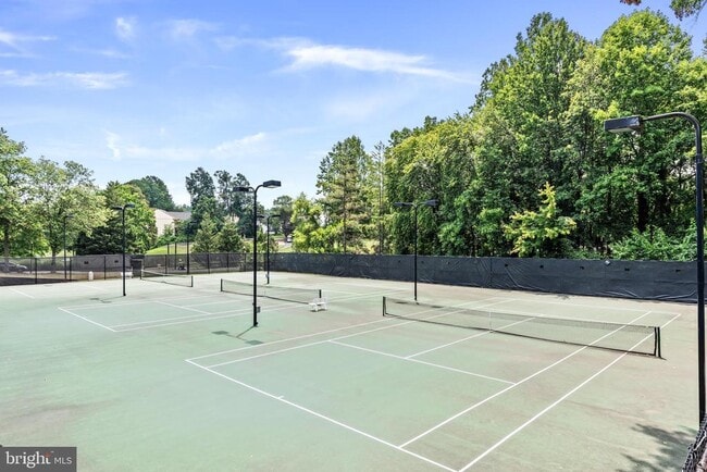 Building Photo - 12103 Greenway Ct