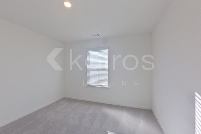 Building Photo - 210 Birch Ave